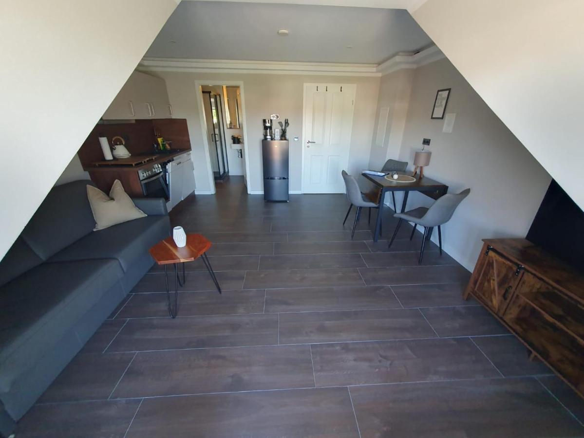 Neumuehler Hof- Ferienwohnung "Benjamin" Mit Grosser Privater Dachterasse Und Guter Anbindung In Die City Schwerin  Exterior foto