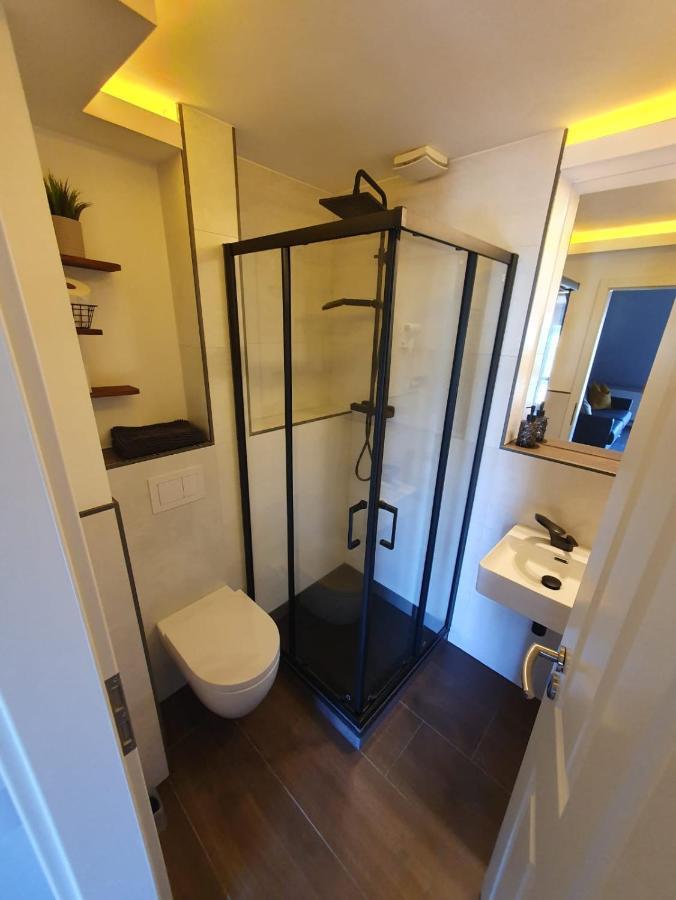 Neumuehler Hof- Ferienwohnung "Benjamin" Mit Grosser Privater Dachterasse Und Guter Anbindung In Die City Schwerin  Exterior foto